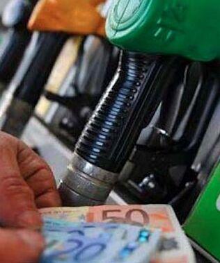 Carpi nella morsa dei prezzi: quando fare il pieno diventa un lusso