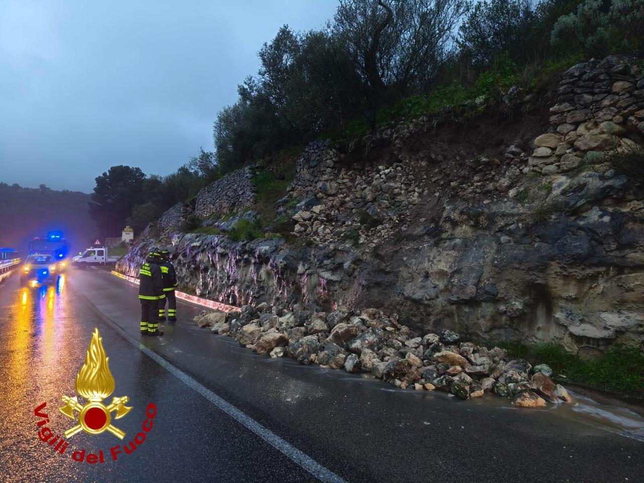 Maltempo a Sassari, frana sulla statale dell'Anglona: crolla un muro - La  Nuova Sardegna