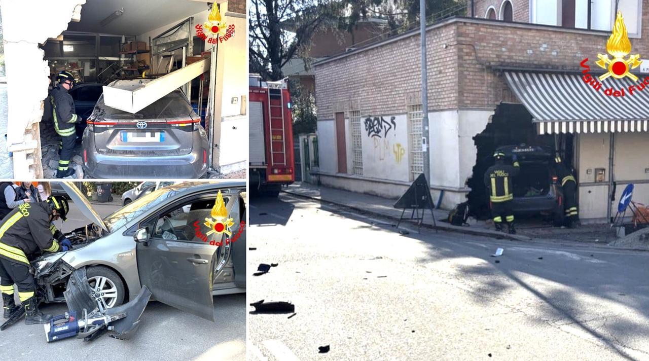 Incidente a Modena oggi in strada Morane: un'auto finisce dentro un ...