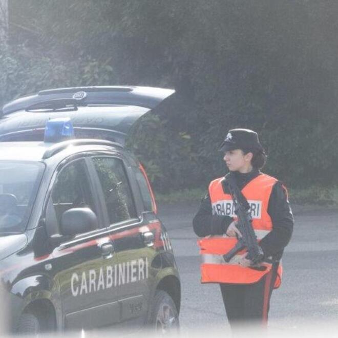Api Rida Barga Fornaci di Barga, rapina un cameriere del cellulare minacciandolo con ...