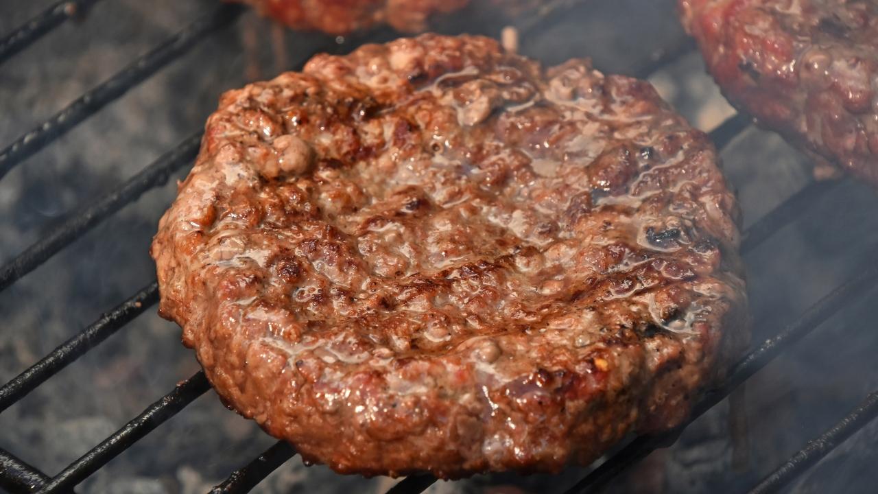 Urgent Recall Issued for Beef Burgers Due to Health Risks - News Directory 3