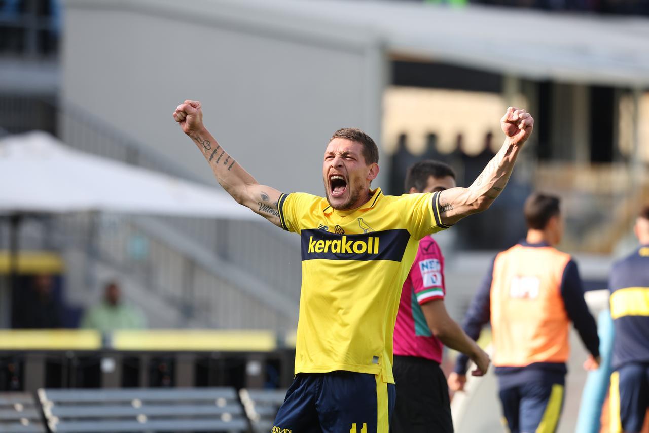 Modena beat 10-man Cesena 3-0 in Serie B derby
