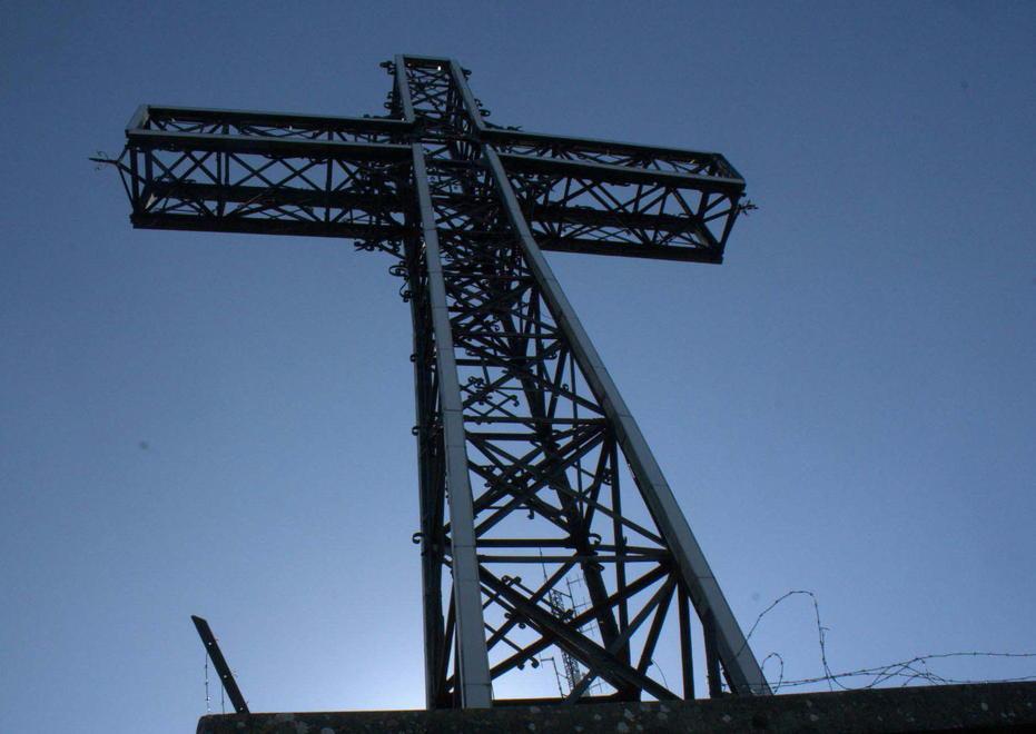 La croce dei frati Passionisti è tornata alla luce Il Tirreno