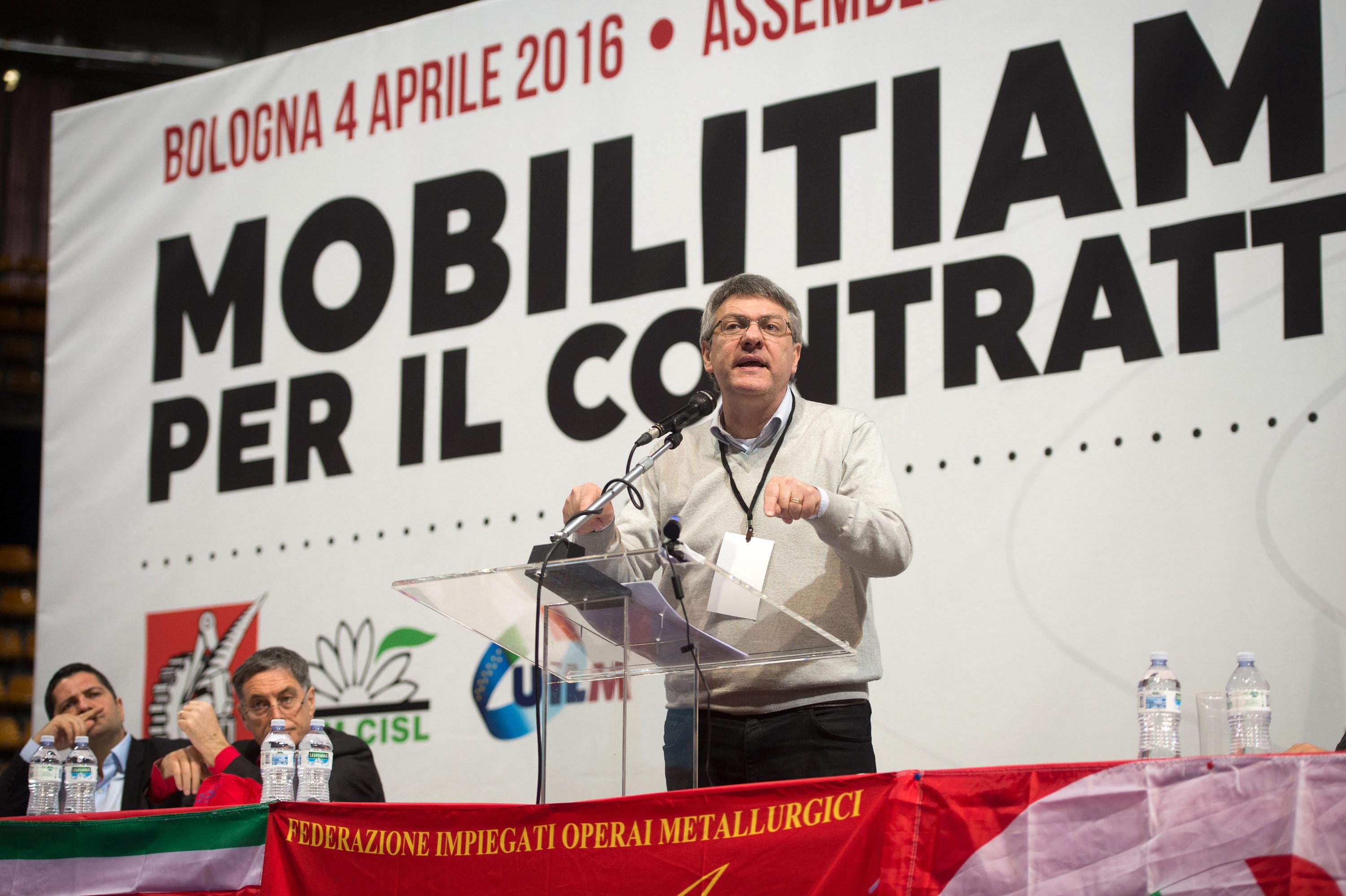 Sul Contratto Delle Tute Blu Va In Scena Lo Scontro Targato Reggio