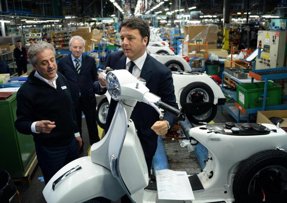 Renzi «La Vespa simbolo di spensieratezza e libertà» Il Tirreno