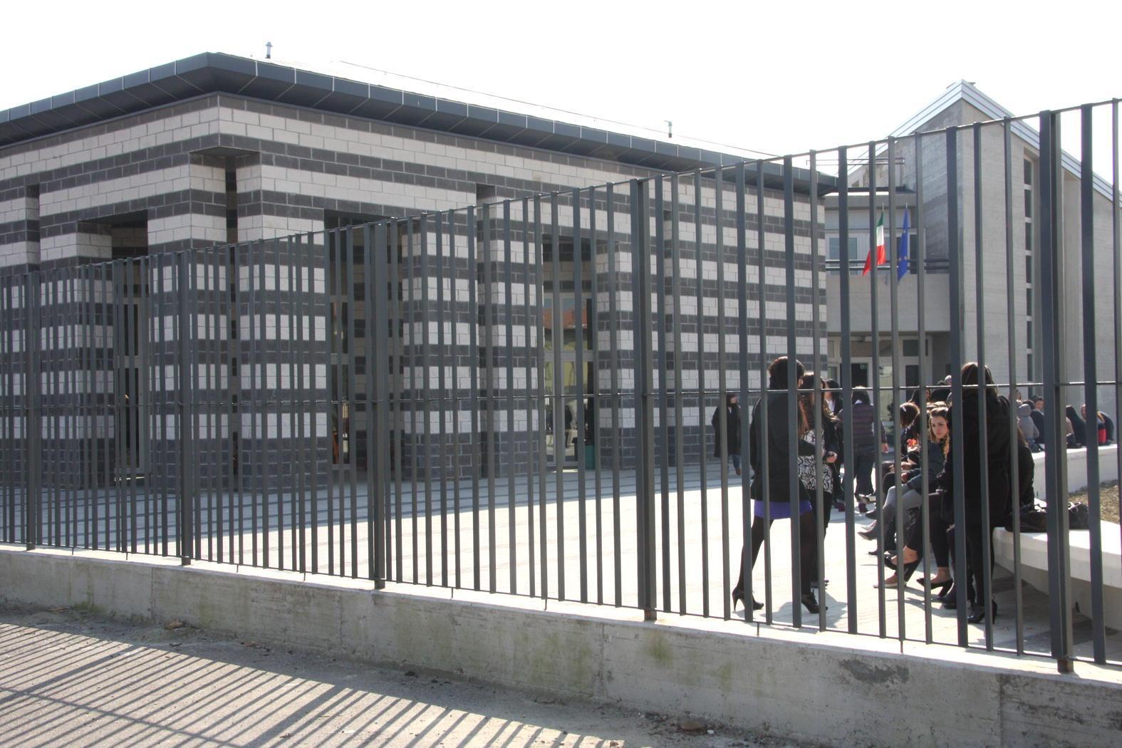 Il liceo Brunelleschi scoppia ma all'Anna Frank mancano le aule Il Tirreno