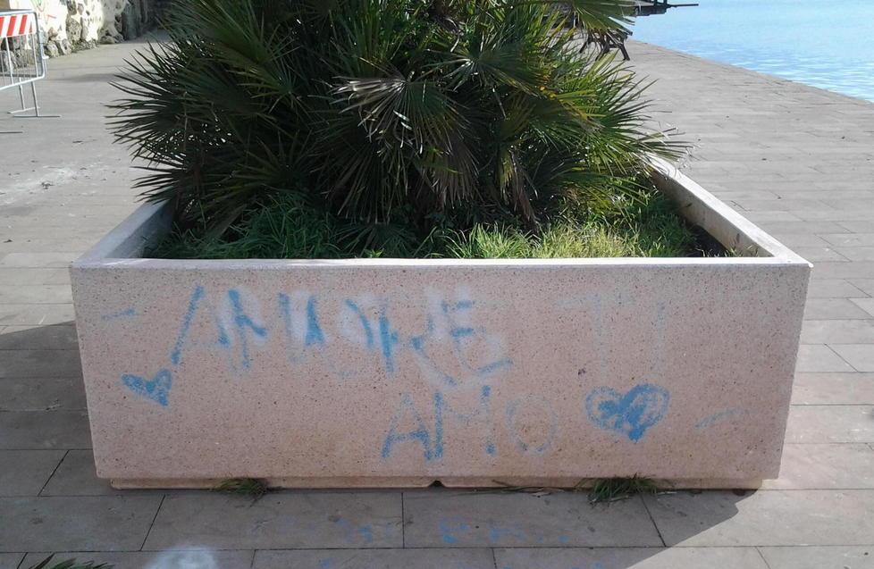 Ex Guzman, regno dei vandali Il Tirreno