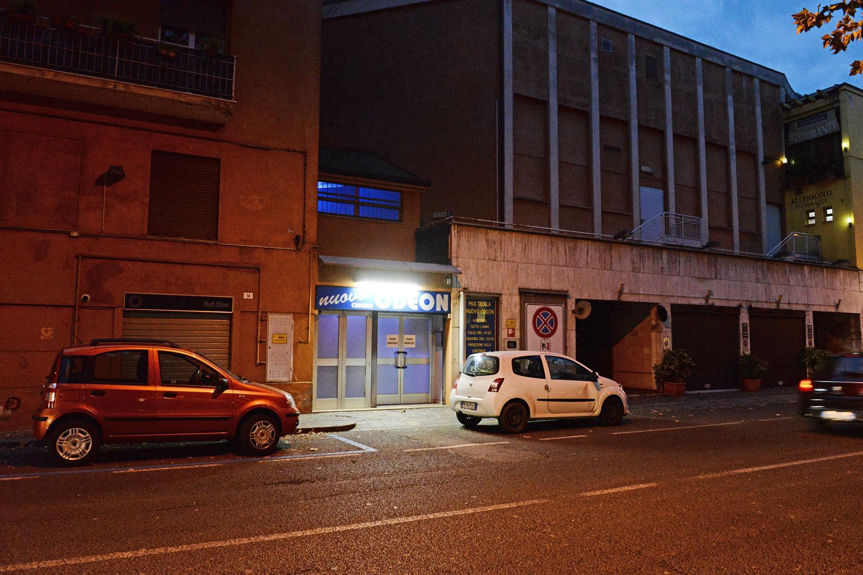 Estorsioni a luci rosse al cinema porno di Modena, arrestato - Gazzetta di  Modena