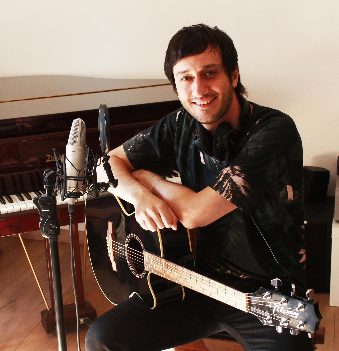 Modena, Il sogno di Manuel rocker indipendente sul palco del mondo ...