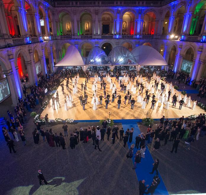 Notte da sogno in Accademia con il ballo delle debuttanti Gazzetta di