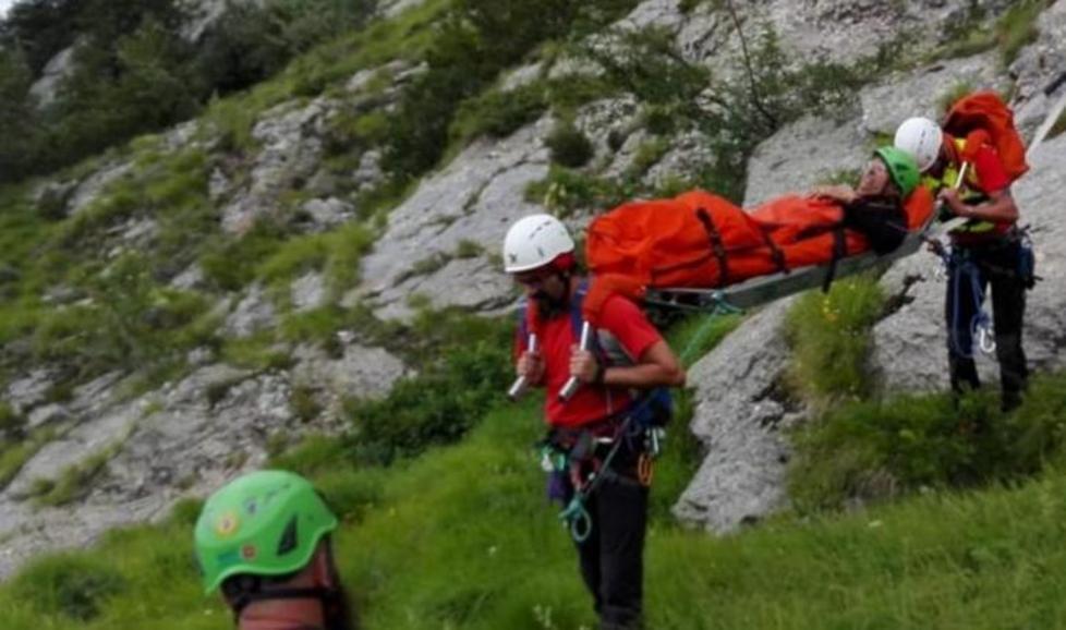 Cade e si frattura una gamba a Torsana Ore da incubo per tre ...
