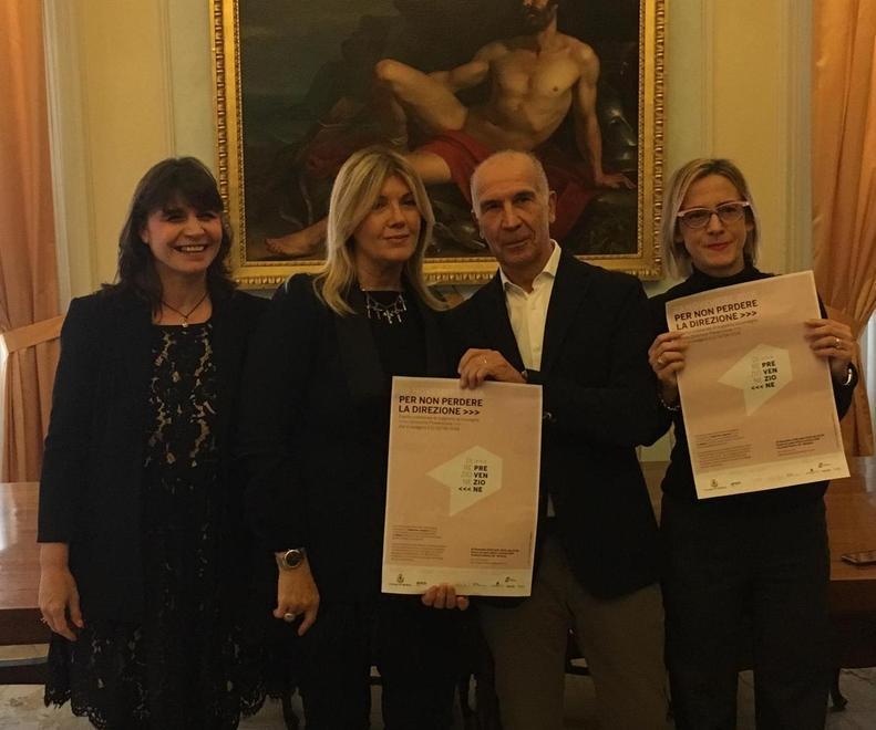 Centrale Aem. Serata benefica donne operate al seno sfilano in passerella Gazzetta di Modena Centrale Aem. Serata benefica donne operate al seno sfilano in passerella Gazzetta di Modena