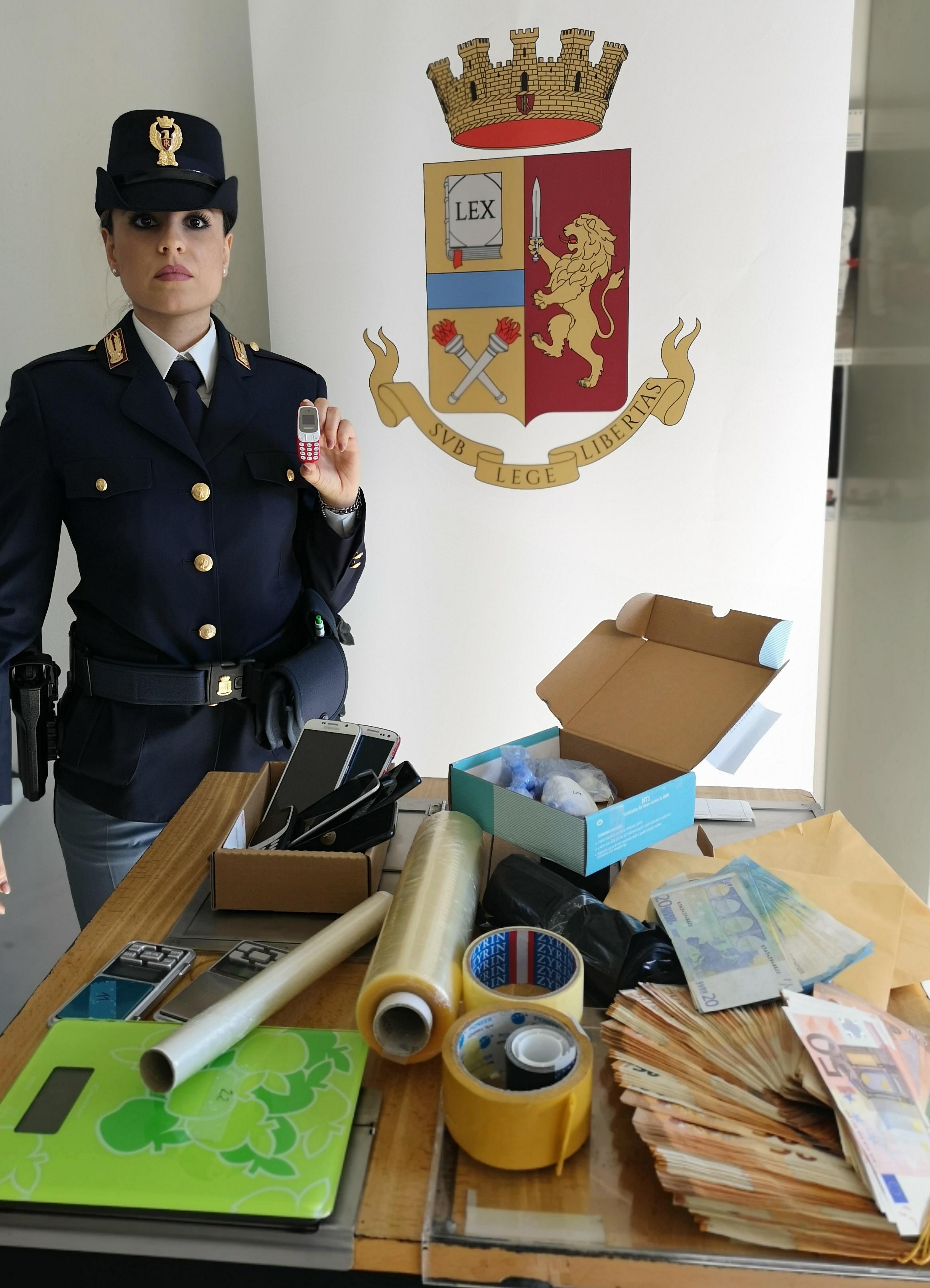Modena, doppio arresto per droga in via Emilia ovest Gazzetta di Modena Modena, doppio arresto per droga in via Emilia ovest Gazzetta di Modena