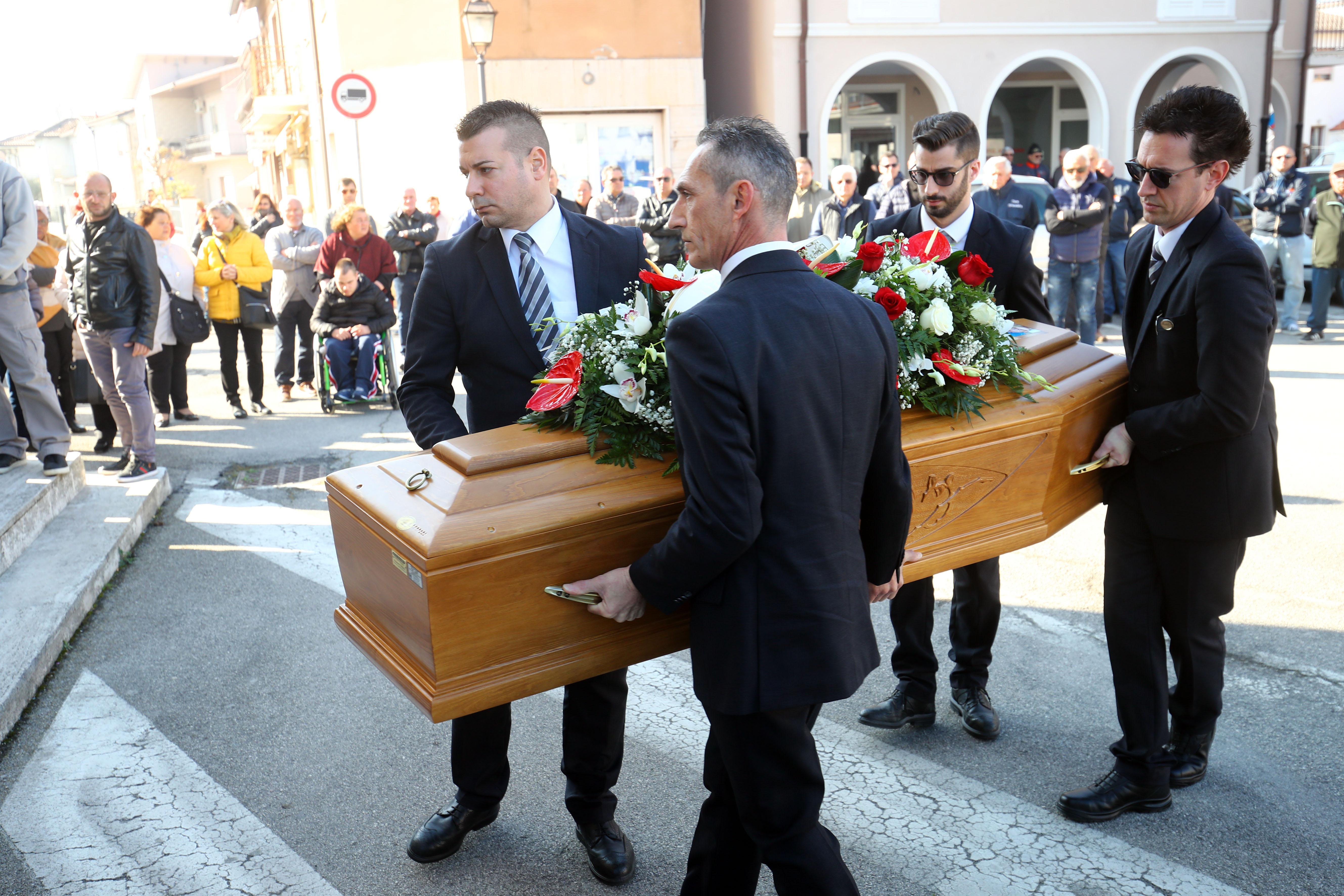 Chiesa Di Goro Gremita Per L'addio All'imprenditore Ittico La Nuova Ferrara