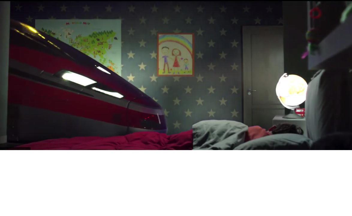 Il Frecciarossa entra nella cameretta del