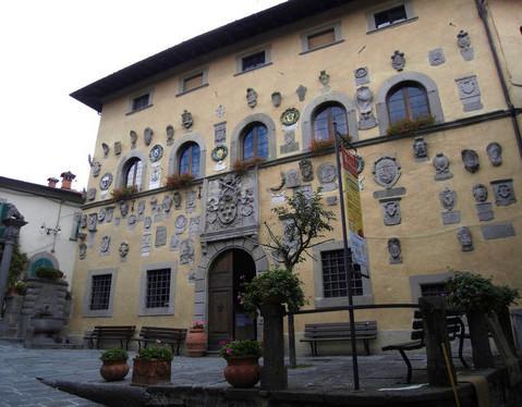 il-palazzo-dei-capitani-della-montagna-racconta-la-storia-con-i-suoi-96