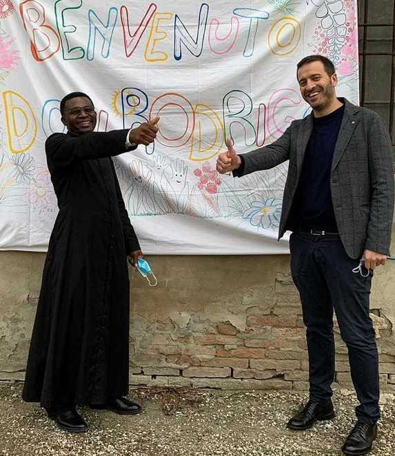 Nuova guida spirituale in parrocchia È arrivato don Rodrigue - La Nuova ...