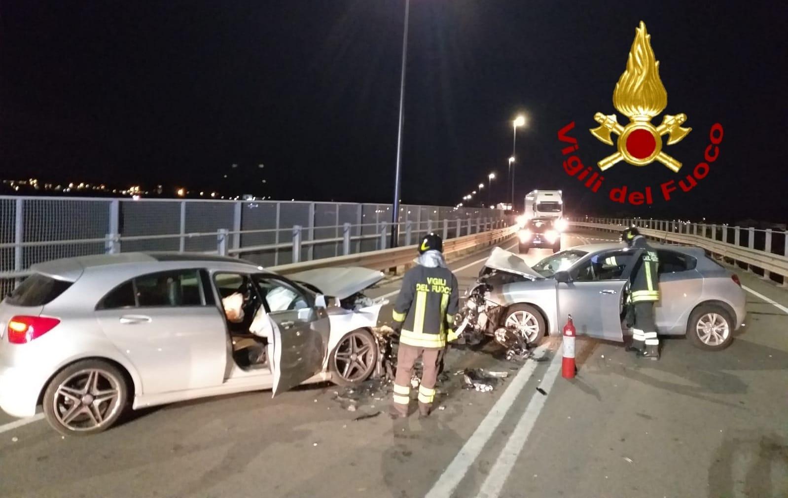 Olbia, Scontro Frontale Fra Auto Sulla Sopraelevata: Feriti I ...