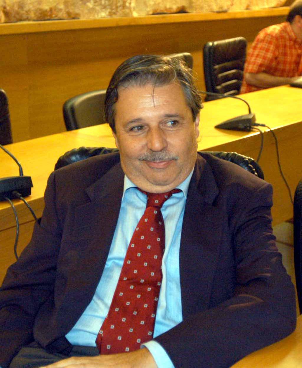 Massa Carrara, il segretario della federazione medici «Vaccino obbligatorio se in troppi dicono Massa Carrara, il segretario della federazione medici «Vaccino obbligatorio se in troppi dicono