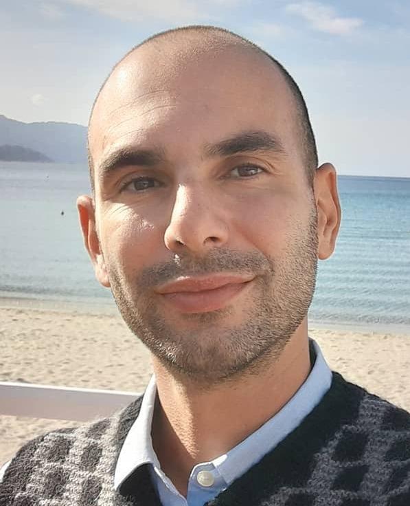 Il padre e la sorella di Davide: «Grazie per la vicinanza» - La Nuova ...