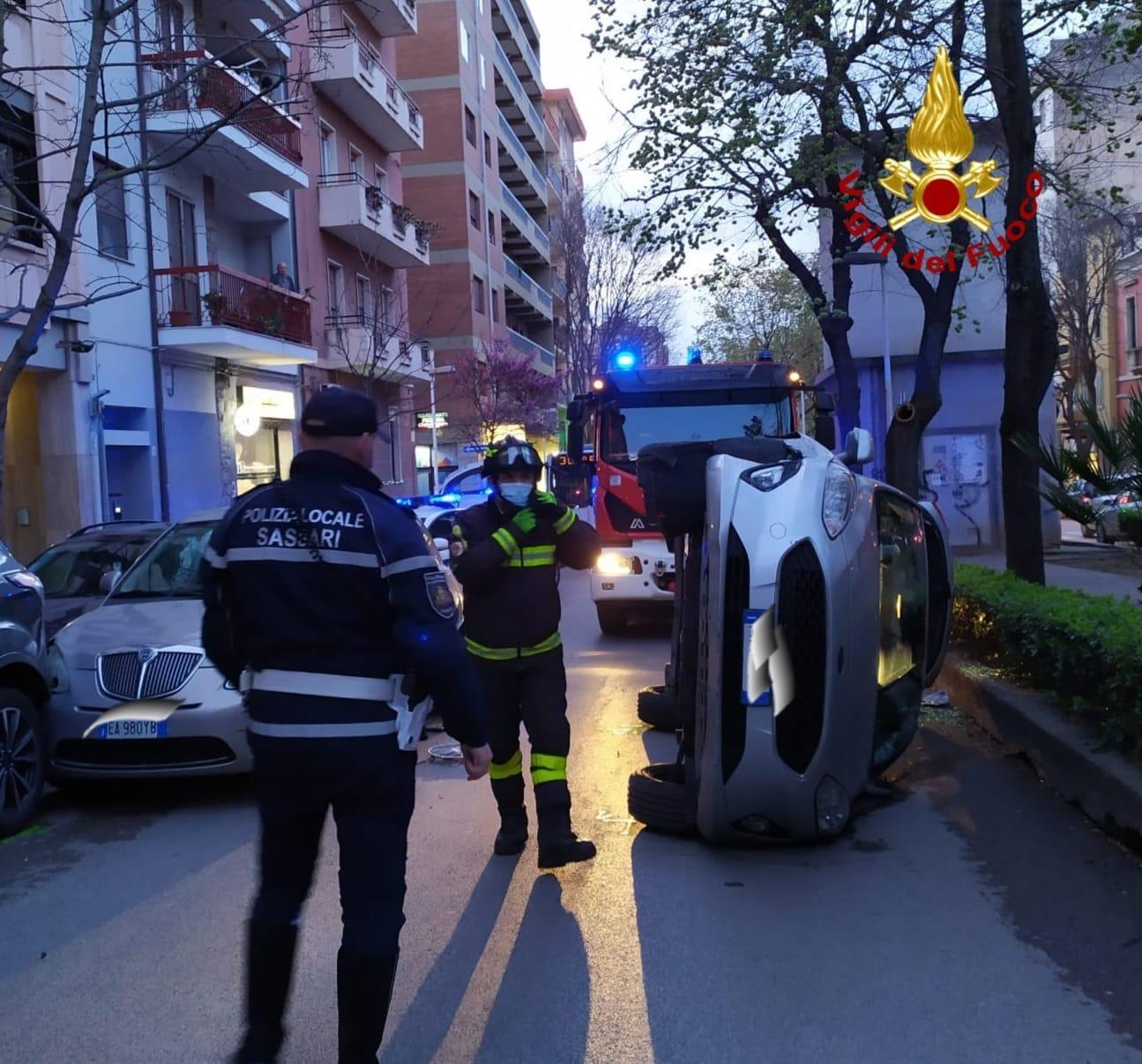 Sassari Perde Il Controllo Dell Auto Sbatte Su Due Vetture E Si Ribalta La Nuova Sardegna