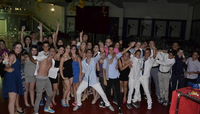 Ballo Di Fine Anno Terza Media Ballo di fine anno per tutti i ragazzi della terza media Il Tirreno