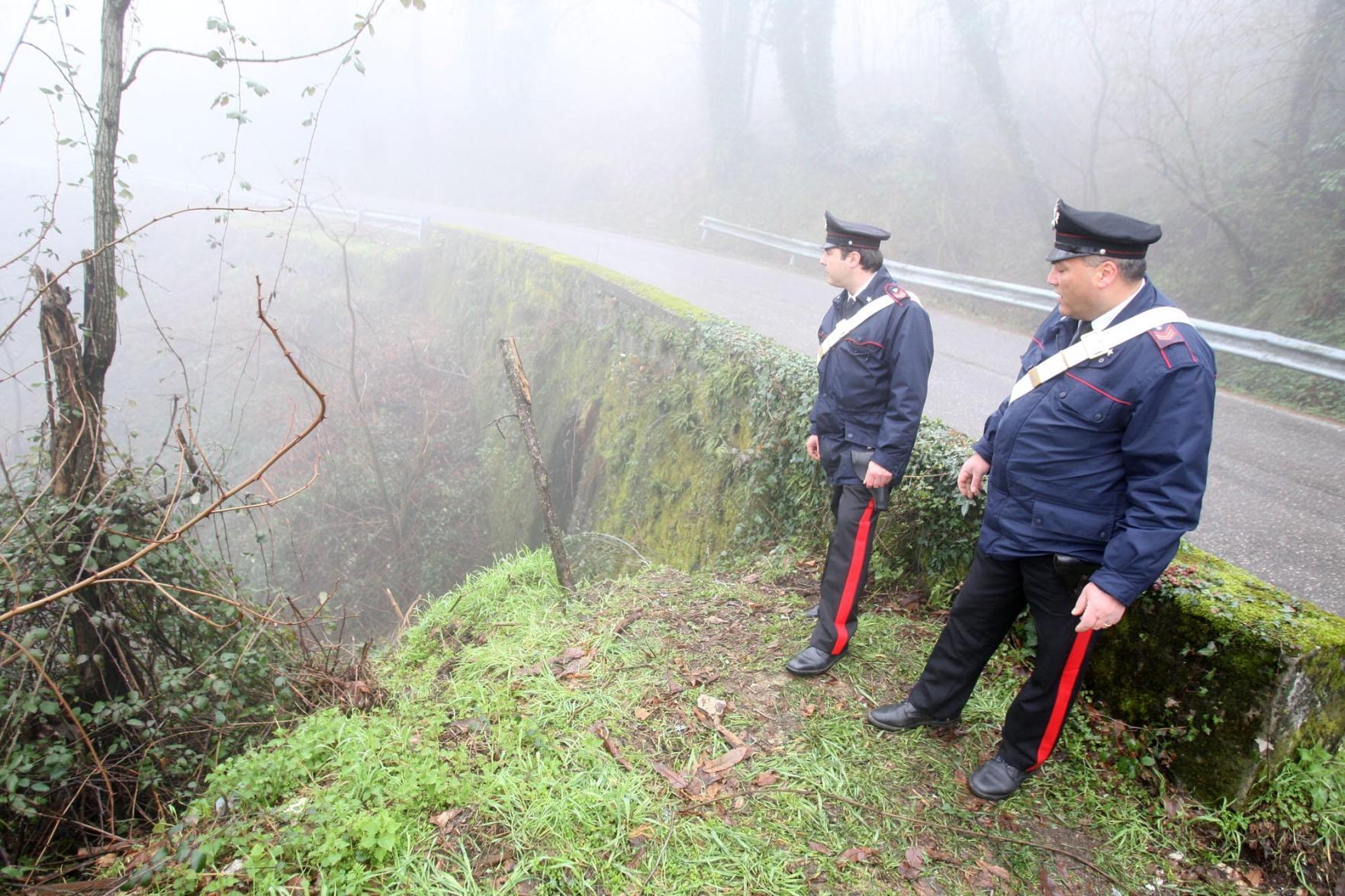 Pinza Perforatrice Per Carta - Foro 6mm, Con 20 Fibbie Per Badge E Biglietti - Foto 5