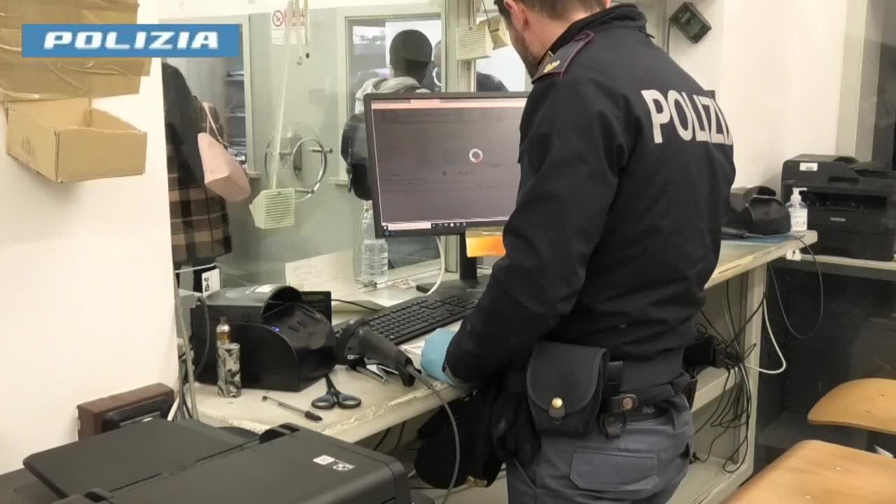 L'arresto dell'operatore di un patronato: i primi indizi dal lavoro dell'Ufficio Immigrazione della Questura di Reggio Emilia