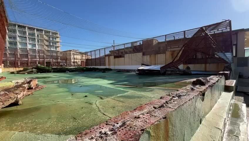 Livorno, il mitico gabbione dei Pancaldi caro a Max Allegri distrutto: così il giorno dopo la mareggiata