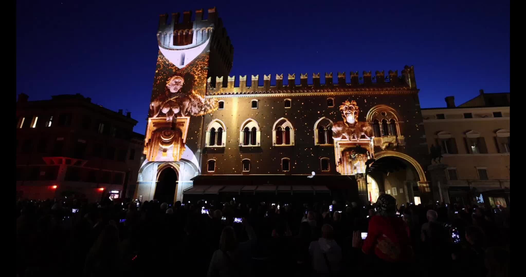 Ferrara, il videomapping su Palazzo Ducale incanta