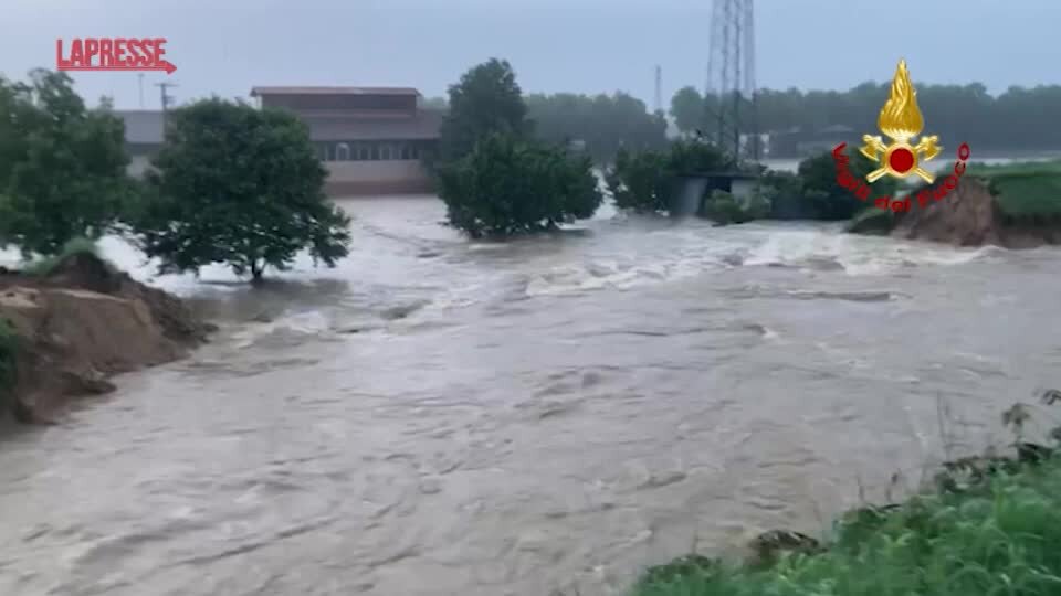 Maltempo, nel padovano esonda il fiume Muson: case evacuate