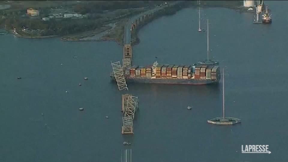 Baltimora, le immagini aeree del ponte crollato