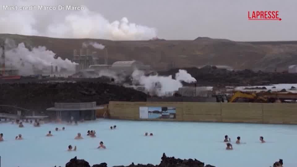 Islanda, la Laguna Blu riapre mentre il vulcano continua ad eruttare