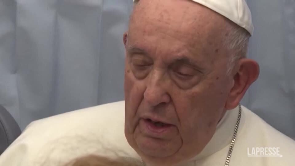 Il Papa: "Migranti vanno accolti e integrati"