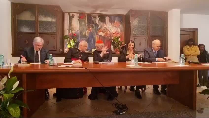 Sassari, il cardinale Matteo Maria Zuppi presenta il libro di Gianni Garrucciu "I poveri non esistono"