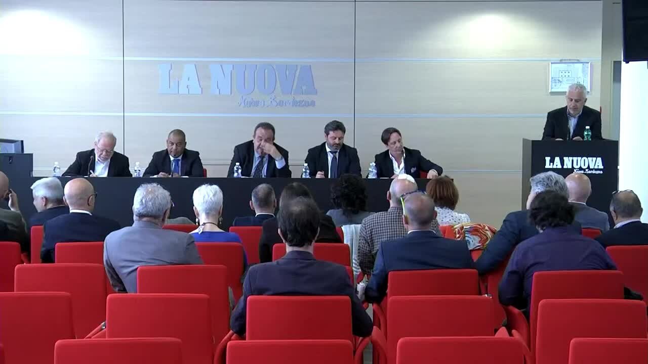Il confronto tra i 5 candidati sindaci di Sassari, due minuti a testa per parlare di: nuovo ospedale