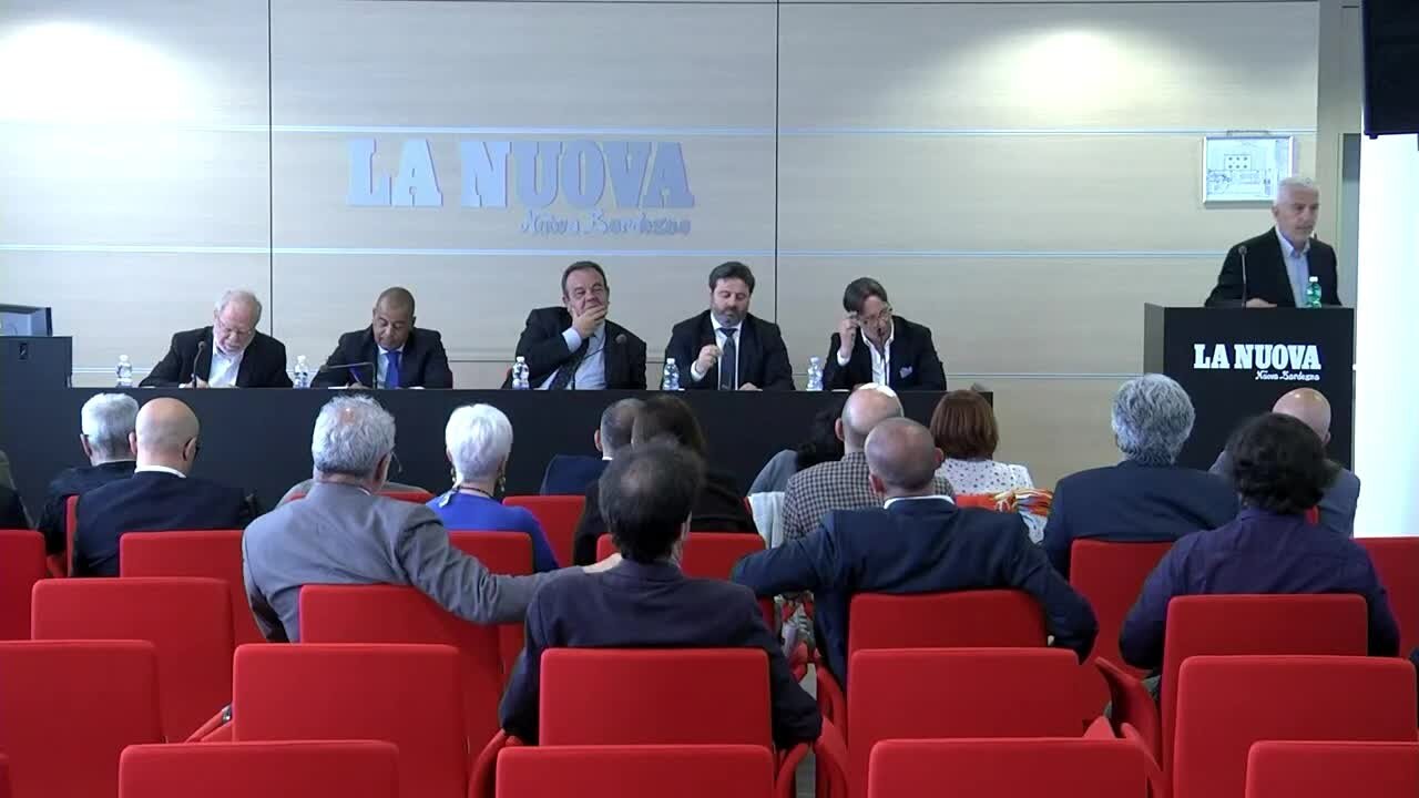 Il confronto tra i 5 candidati sindaci di Sassari, due minuti a testa per parlare di: Platamona