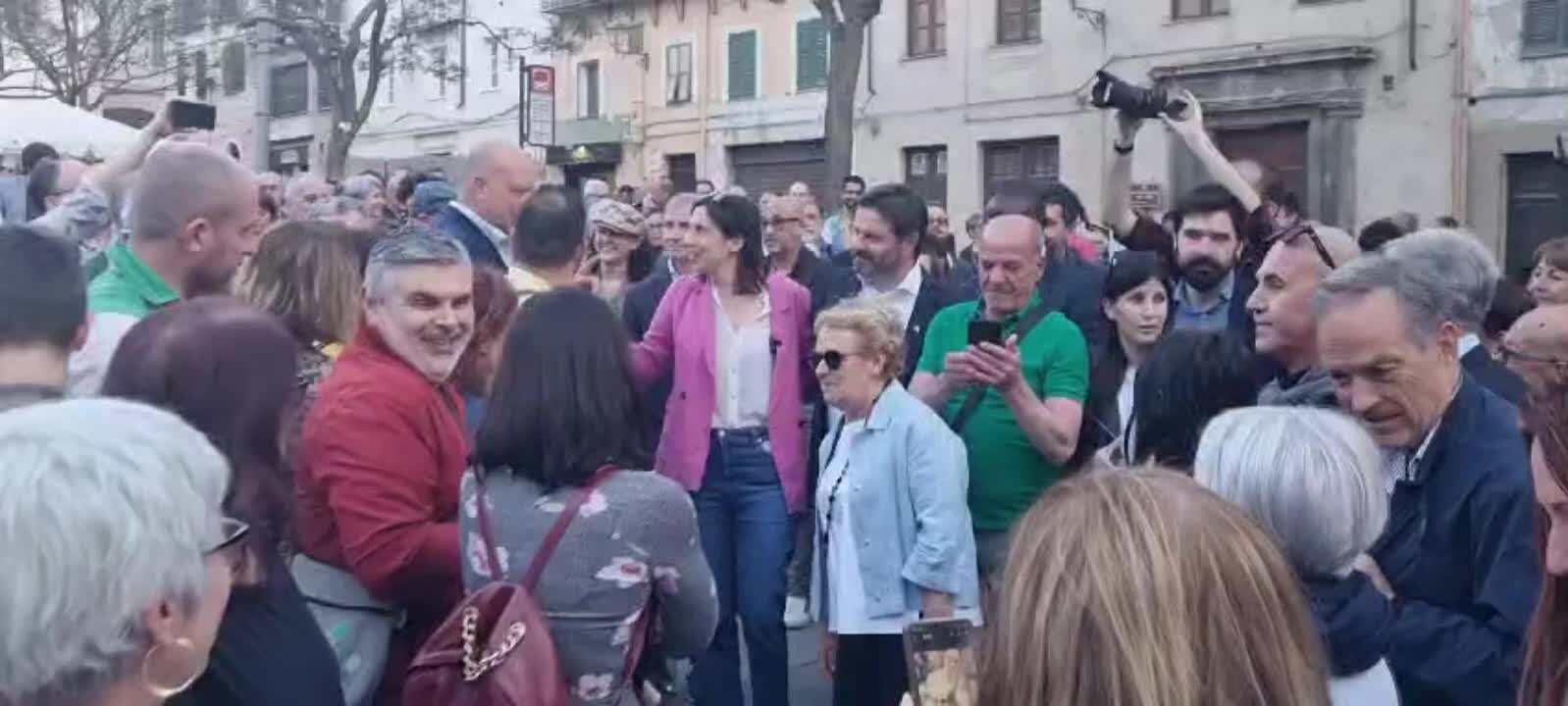Elezioni, bagno di folla a Sassari per Elly Schlein
