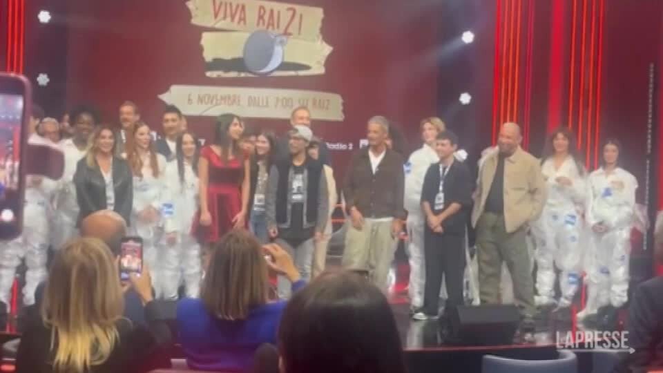 Viva Rai 2, Fiorello presenta la sigla di chiusura: "Ricominciamo"