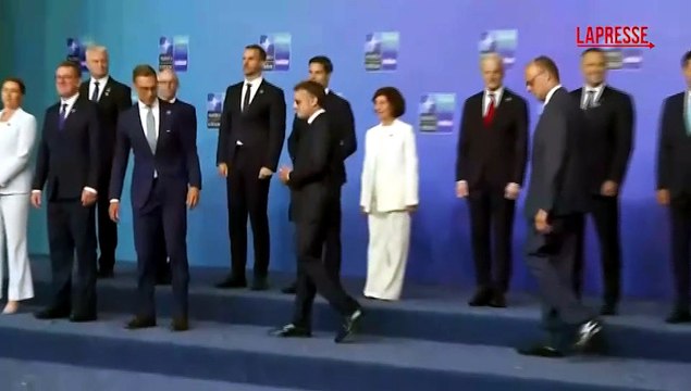 Nato, foto di gruppo dei leader al vertice di Ankara